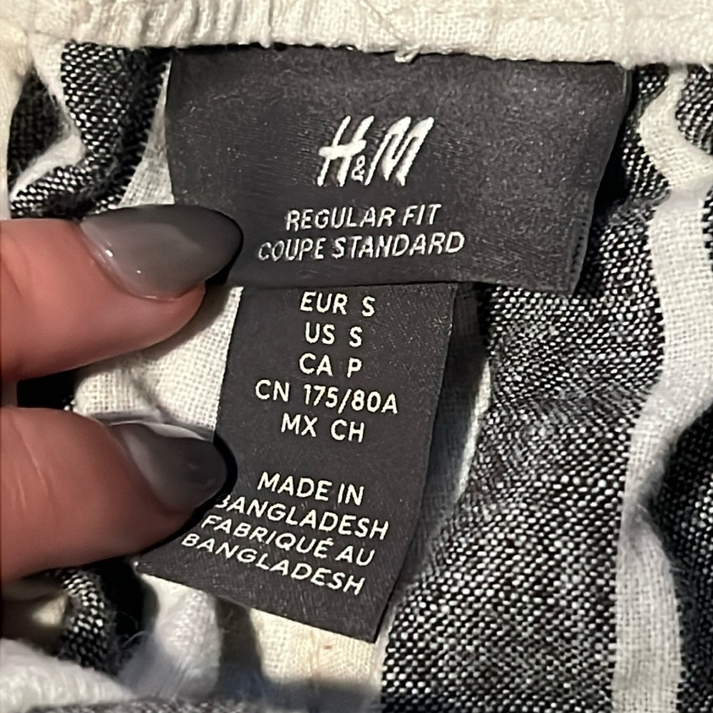 size small h&m striped shorts - Picture 3 of 4